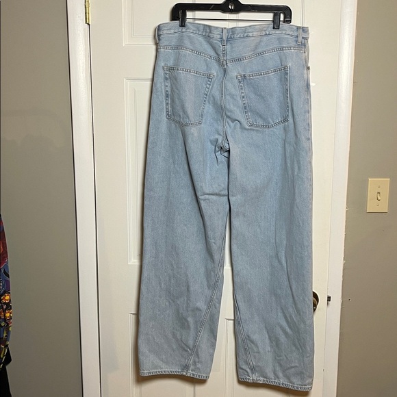 COS Women's Facade Light Wash Straight-Leg Jeans 31 - Picture 2 of 9